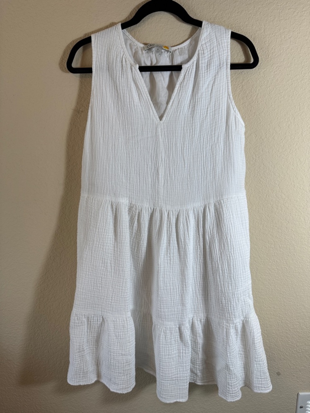 C&C CALIFORNIA Gauze Tiered Dress in Excellent Condition. Pockets, Lined Size M